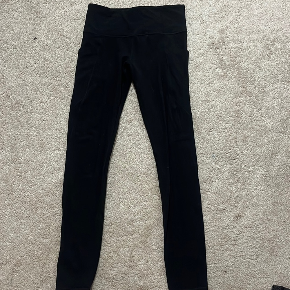 Athleta black leggings with pockets!